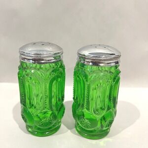 Moon and Stars Green Glass Salt Pepper Shakers Set L.E. Smith 1960s-70s